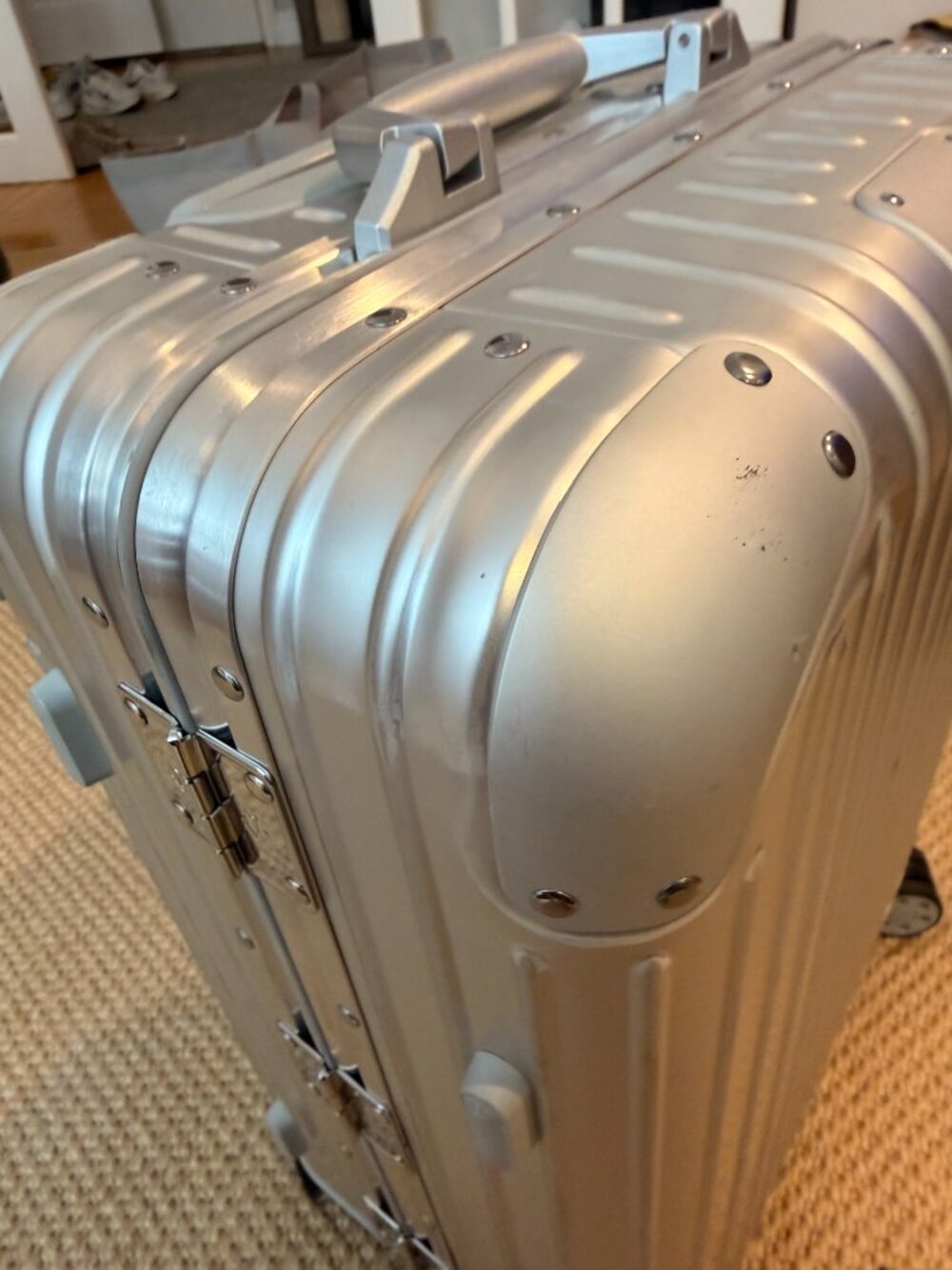 RIMOWA Original Cabin Carry-On Aluminum Suitcase Luggage in Silver - Picture 3 of 10